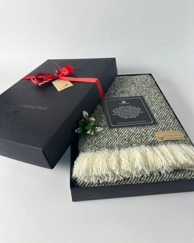 Christmas, Xmas, Gift, Box, Wool, Twill, throw,  Moss, NZ made, Masterweave, the Fantail House