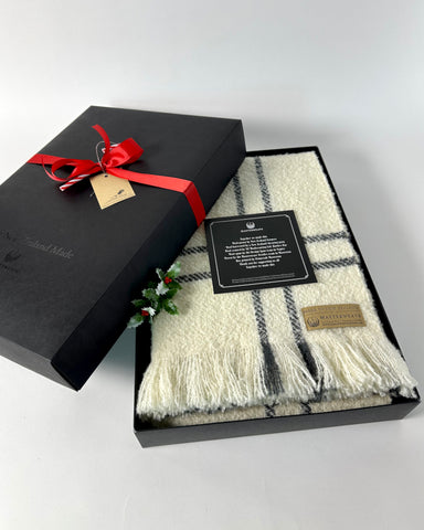 Xmas, Gift, Box, Christmas, The Fantail House, Master Weave, Made in New Zealand, Wool Twill Throw, Cream Window Check